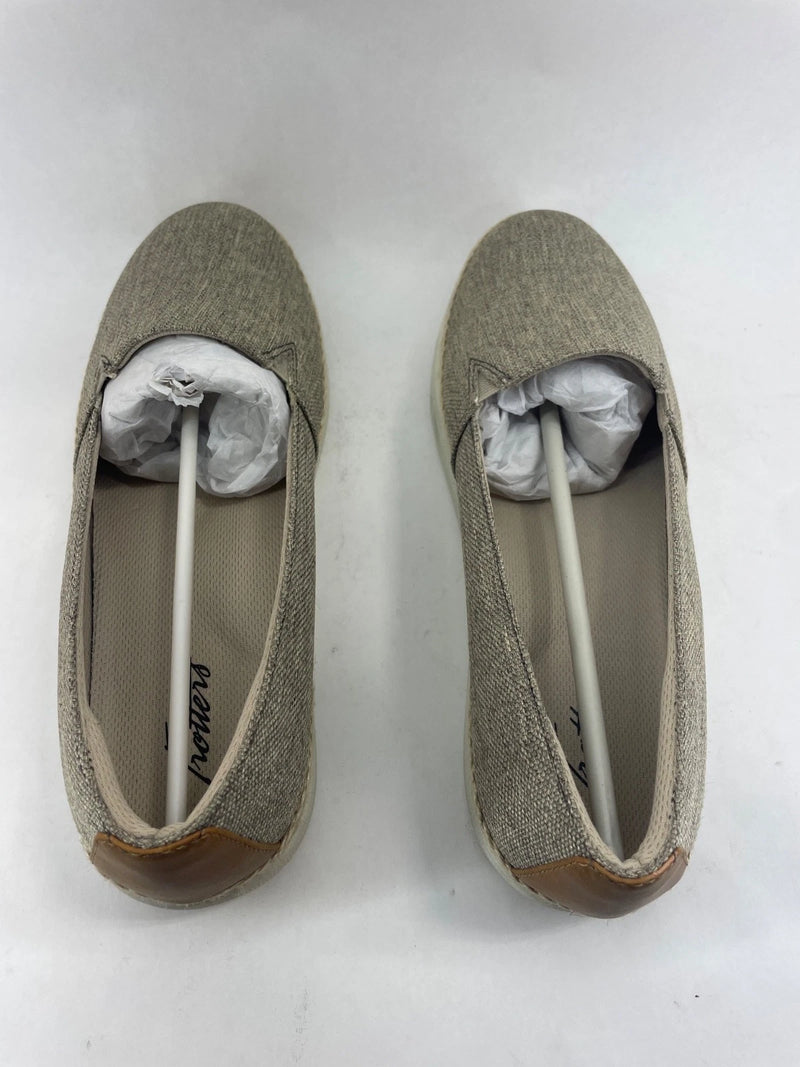 Trotters Sneakers Sage Size 9.5 Women's NWT
